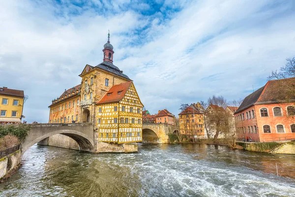 Puente de Obere y Altes Rathaus en Bamberg, Alemania — Foto de Stock