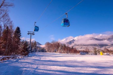 Ski resort panorama ve kar tepeleri, Bulgaristan