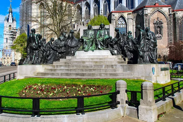 Van Eyck brothers ın Ghent heykeli