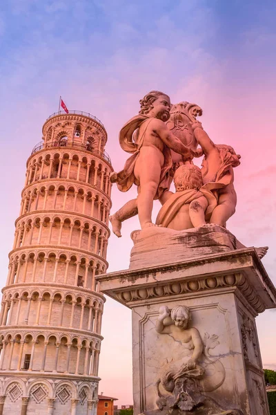 Lutande tornet i Pisa, Italien — Stockfoto