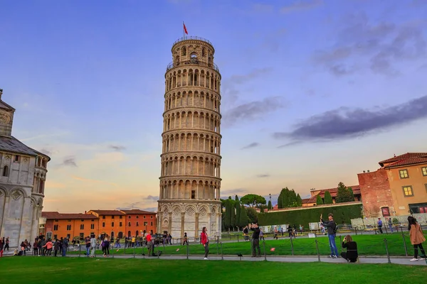 Torre inclinada de Pisa, Itália — Fotografia de Stock