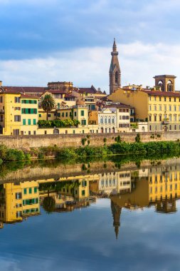 nehir Arno, Sante Croce tower, Floransa, İtalya