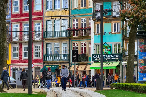 Oporto, Portugal casco antiguo vista calle estrecha — Foto de Stock