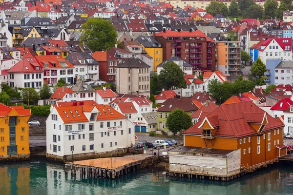 Bergen, Noruega vista com casas coloridas — Fotografia de Stock