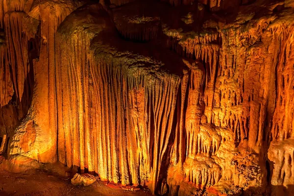 Jaskinia stalaktytów i stalagmitów — Zdjęcie stockowe