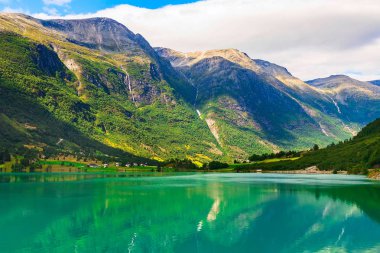 Norveç fiyordu ve buzul manzarası