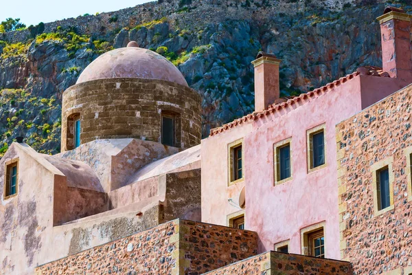 Monemvasia casas antiguas vista en Peloponeso, Grecia — Foto de Stock