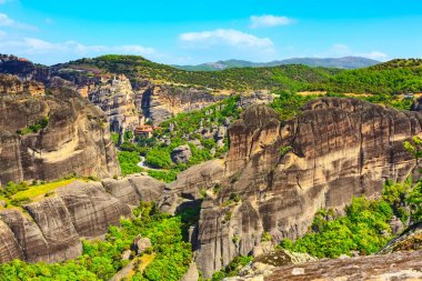 Yunanistan 'ın yüksek yamaçlarındaki Meteora Manastırı