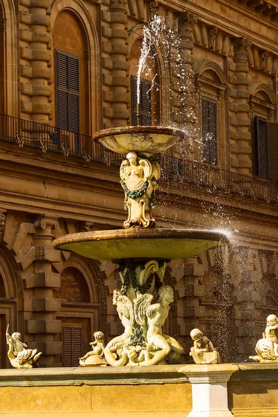 Çeşme heykel Boboli Gardens, Florence, İtalya — Stok fotoğraf