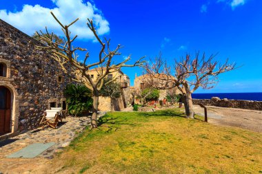 Yunanistan 'ın Mora kentindeki Monemvasia evleri ve kilisesi