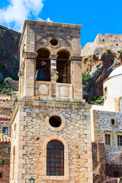 Monemvasia çan kulesi ve kilisesi, Mora, Yunanistan — Stok fotoğraf