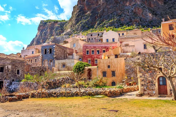 Casas en Monemvasia en Peloponeso, Grecia — Foto de Stock