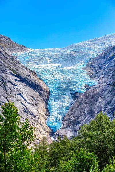 Briksdal ledovec, Norská přírodní památka — Stock fotografie