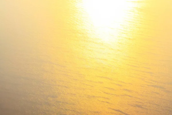 Luz solar y fondo abstracto de ondas amarillas — Foto de Stock