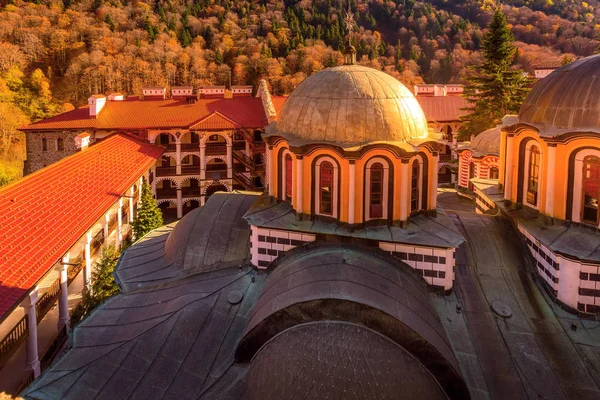リラ修道院, ブルガリアの夕日の景色 — ストック写真