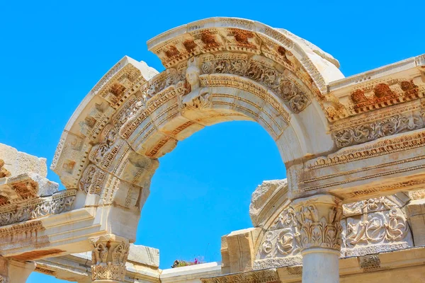 Ναός του Αδριανού ερείπια στην Έφεσο, Τουρκία — Φωτογραφία Αρχείου