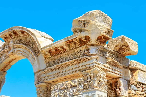 Ναός του Αδριανού ερείπια στην Έφεσο, Τουρκία — Φωτογραφία Αρχείου