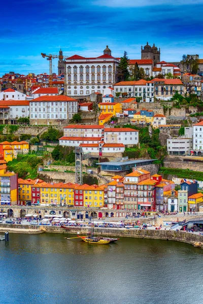 Porto, Portugalia widok na stare miasto z rzeką Douro — Zdjęcie stockowe