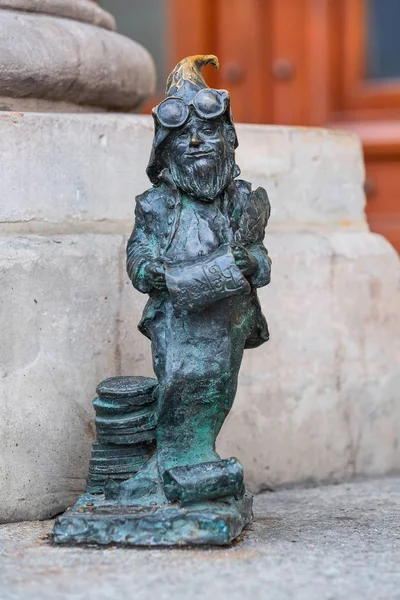 Escultura de gnomo enano Franek, Wroclaw, Polonia — Foto de Stock
