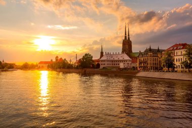 Wroclaw, Polonya Günbatımı Oder Nehri