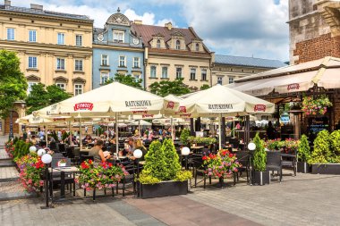 Krakow, Polonya ana pazar meydanı, kafe
