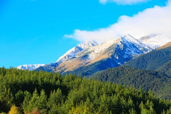 Pirinbergen snö toppar, Bulgarien — Stockfoto