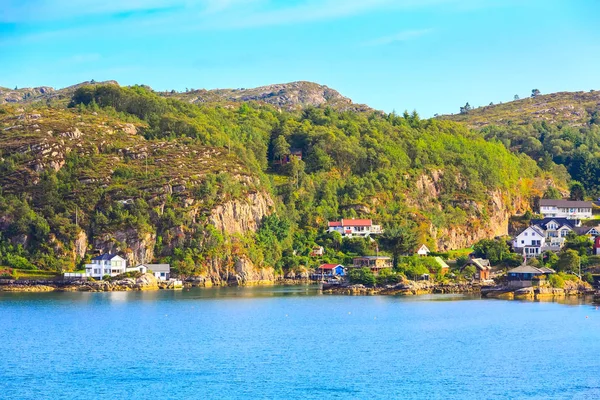 Norvégia-hegység és a táj fjord — Stock Fotó