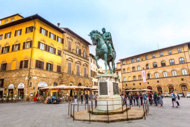 Floransa, İtalya Cosimo Medici bronz heykeli