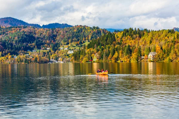 Bled, Eslovenia barco en el lago — Foto de Stock