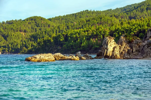 Rocas y mar en Vourvourou, Chalkidiki, Grecia —  Fotos de Stock