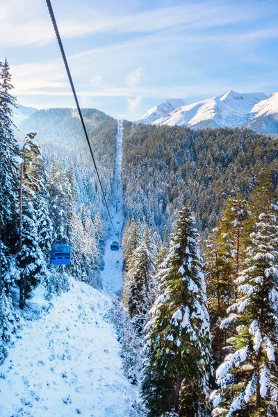 Estância de esqui Bansko, Bulgária, teleférico — Fotografia de Stock