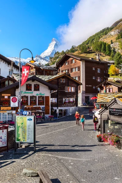 Zermatt, Suíça Outono vista de rua — Fotografia de Stock