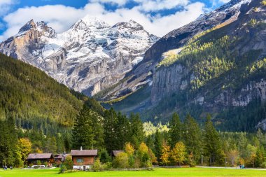 Kandersteg panoraması, kar dağları, İsviçre