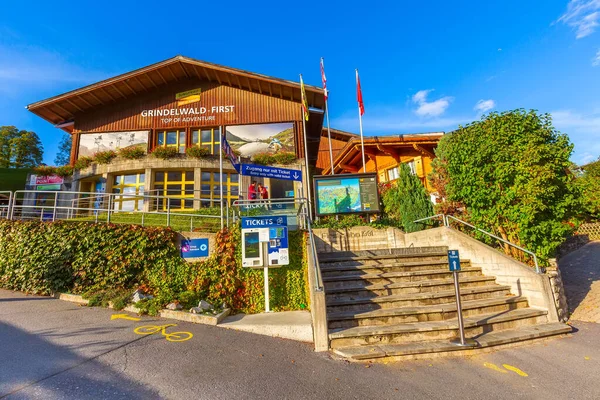 Grindelwald erste liftstation, schweiz — Stockfoto