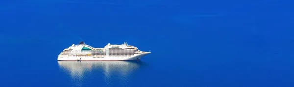 Seascape banner of cruise passenger ship — Stock Photo, Image