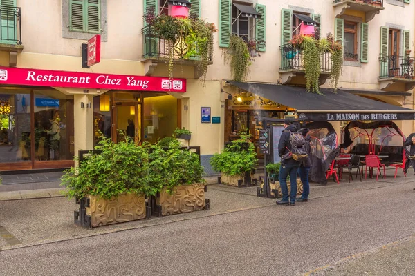 Chamonix Mont-Blanc, Franciaország street cafe — Stock Fotó