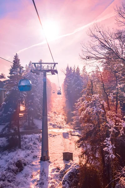 Ski resort Bansko, Bulgaria, ski lift, sunset view — Stock Photo, Image