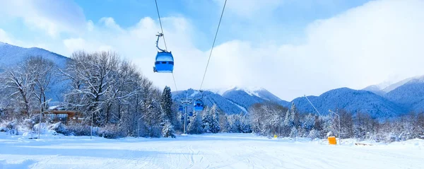 Estância de esqui banne, Bansko, Bulgária, cabine de teleférico — Fotografia de Stock