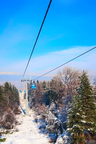 Estância de esqui Bansko, Bulgária, teleférico elevador de esqui — Fotografia de Stock