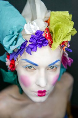 Stilize Asyalı kadın portresi. Geiko, yaratıcı makyaj makyaj