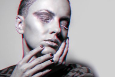 Tuhaf güzellik. siyah ve beyaz, aksaklık etkisi ile