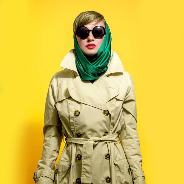 Young Elegant Woman Trendy Coat Wearing Scarf Sunlgasses Bright Yellow — Stock Photo, Image