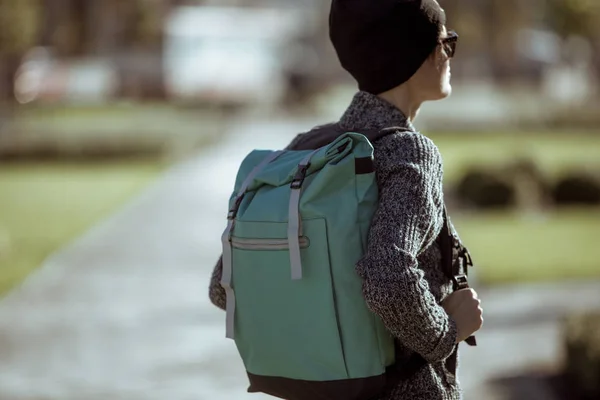 Hipster Young Girl Backpack Enjoying City Warm Days Detail Toned — Stock Photo, Image