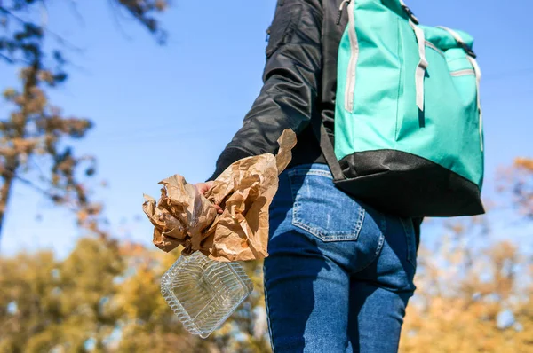 Hand Woman Picking Plastic Bottle Cleaning Street Forest Volunteer Concept — Stock Photo, Image