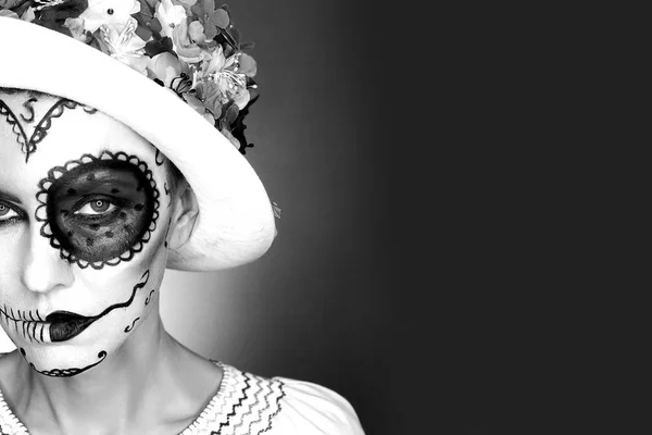Hermosa Mujer Con Maquillaje Halloween Con Sombrero Traje Nacional México — Foto de Stock