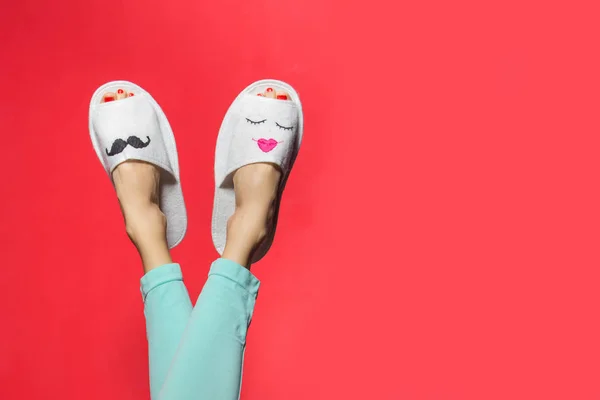 Lustiges Verliebtes Paar Valentinstag Hintergrund Mit Frau Beine — Stockfoto