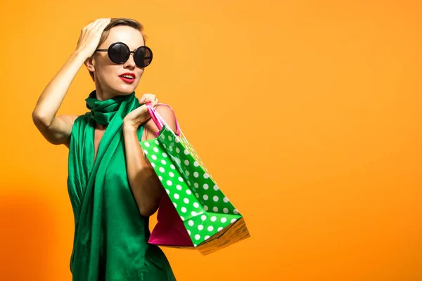 Hermosa Mujer Con Bolsas Compras Concepto Compras Primavera Verano —  Fotos de Stock