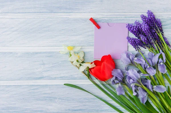 Spring Flowers Wooden Backgrouns Sheet Paper Note Blank You Text — Stock Photo, Image