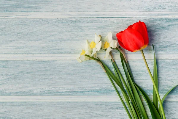 Vår Blommor Över Ljus Trä Bakgrund Användbar För Gratulations Kort — Stockfoto