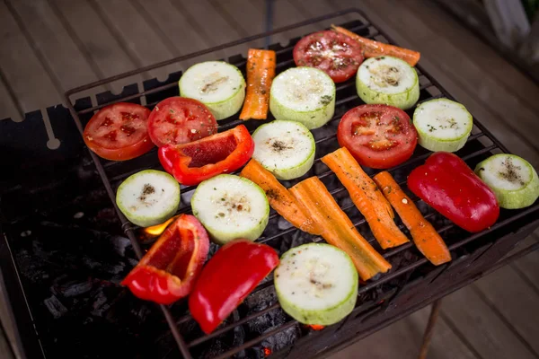 Comida Saudável Preparando Livre Verão Piquenique Primavera Legumes Grelhados Grelha — Fotografia de Stock